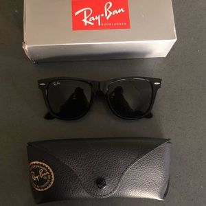 Brand new men’s Ray Ban wayfarers